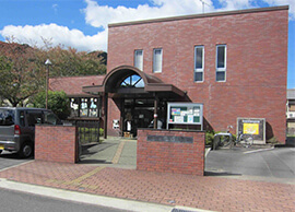 綾部市立図書館